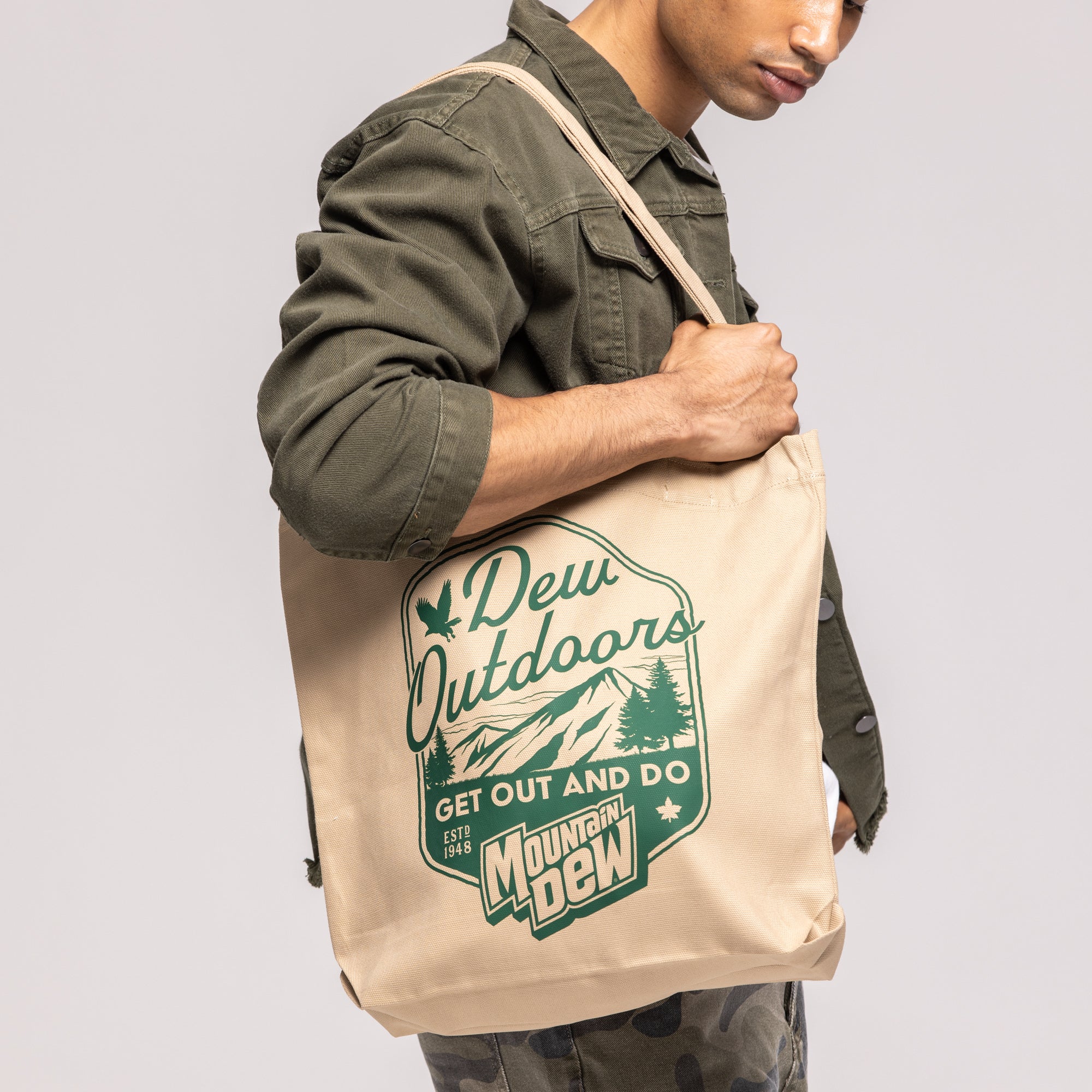 Natural canvas tote bag with green 